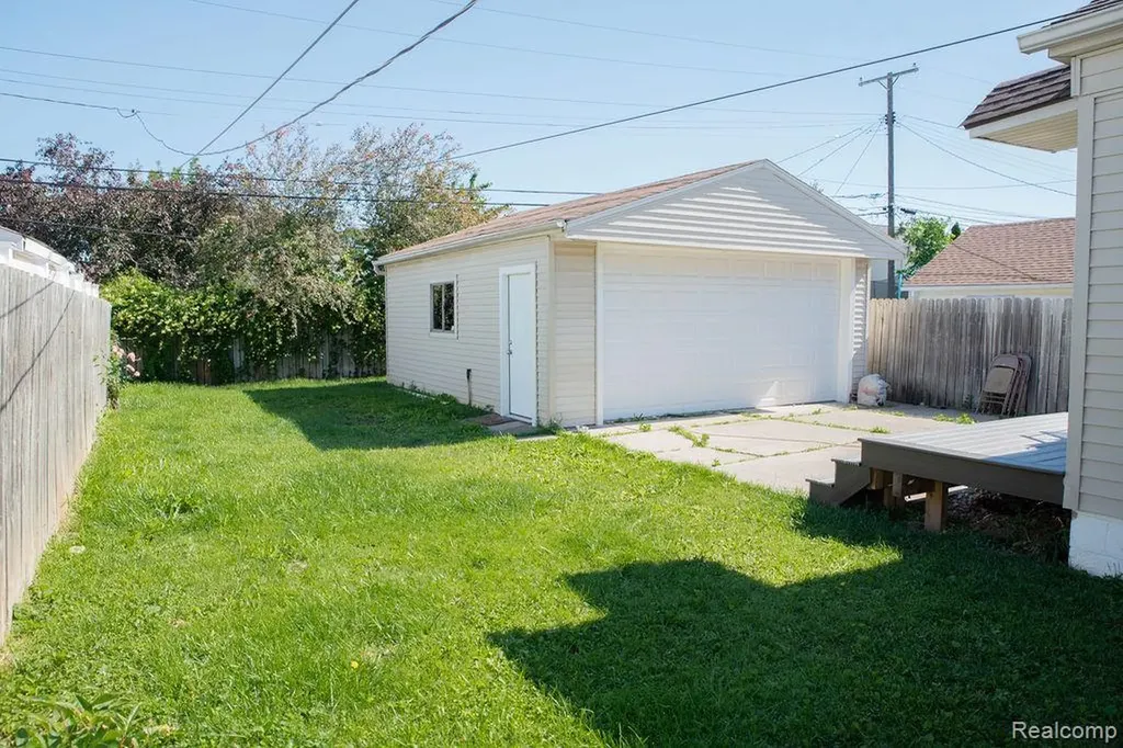 12772 Venness Street Southgate City MI 48195