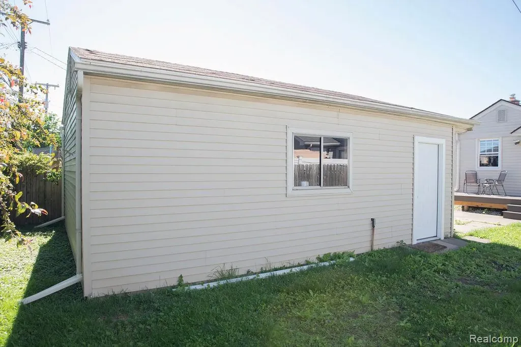 12772 Venness Street Southgate City MI 48195