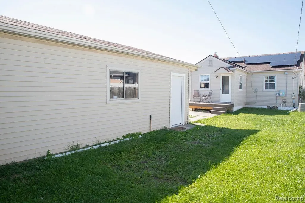 12772 Venness Street Southgate City MI 48195