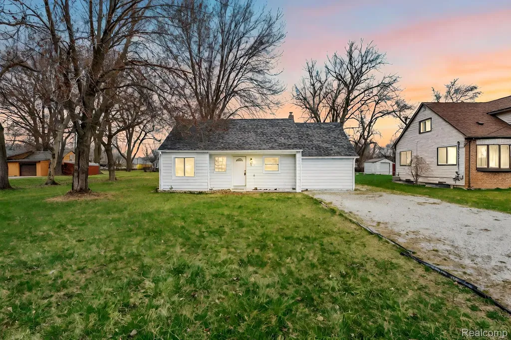 2121 Chesley Drive Sterling Heights City MI 48310