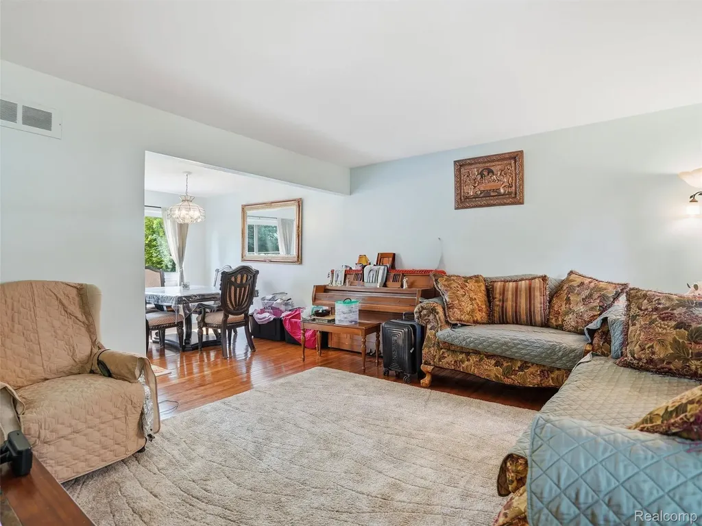 13615 Brookside Drive Sterling Heights City MI 48313