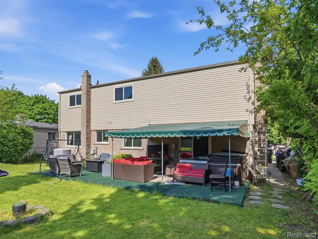13615 Brookside Drive Sterling Heights City MI 48313
