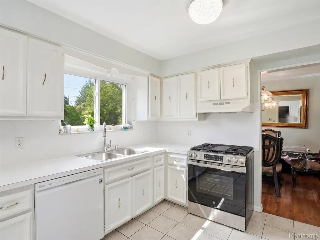 13615 Brookside Drive Sterling Heights City MI 48313