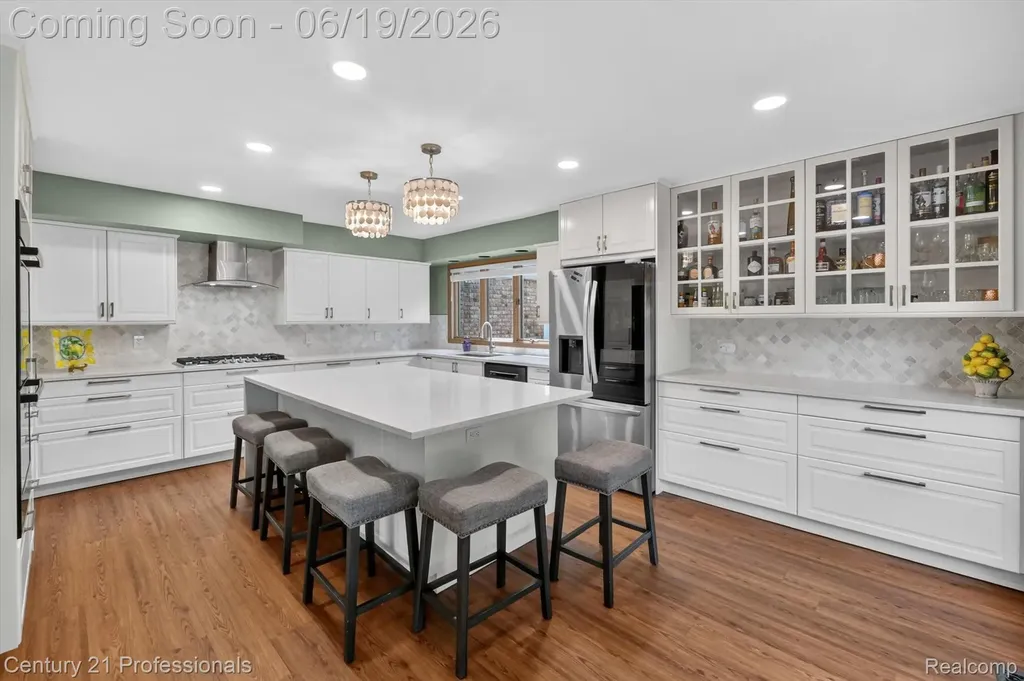 17517 Ellen Drive Livonia City MI 48152