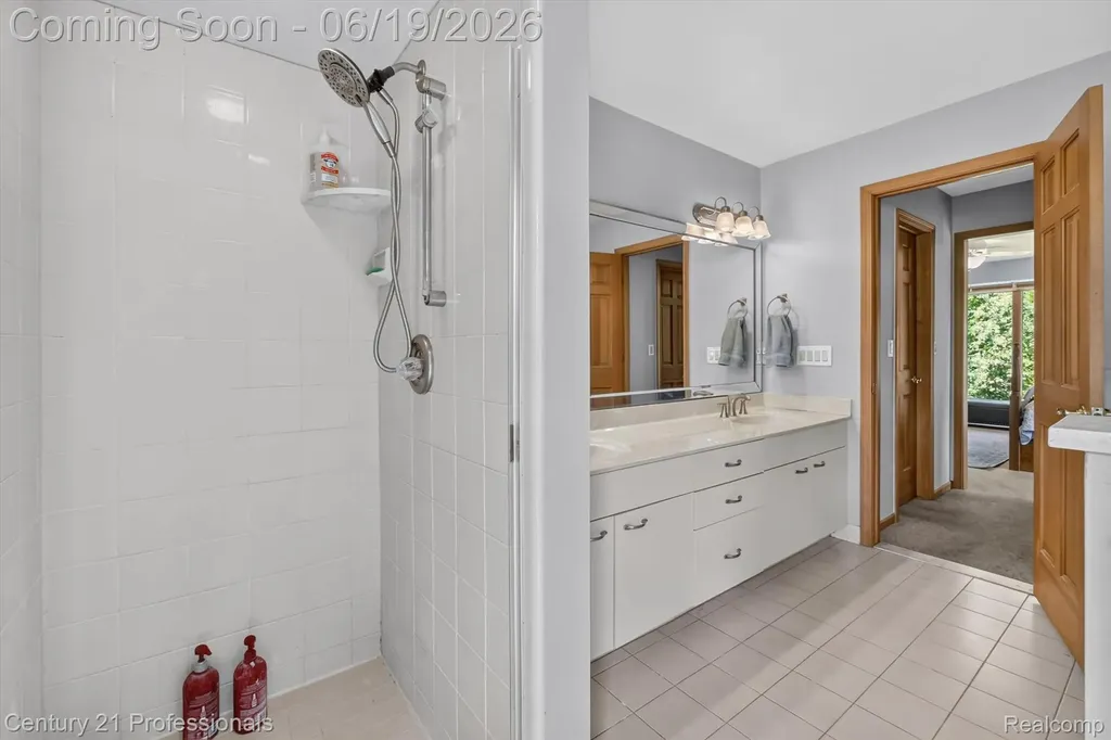 17517 Ellen Drive Livonia City MI 48152