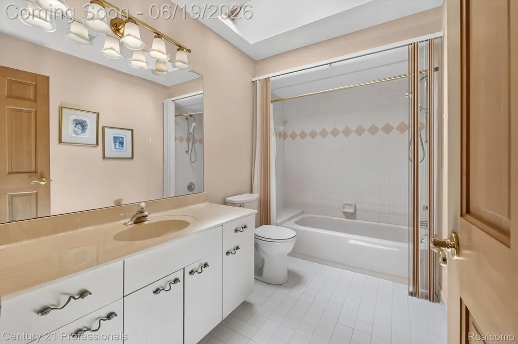17517 Ellen Drive Livonia City MI 48152