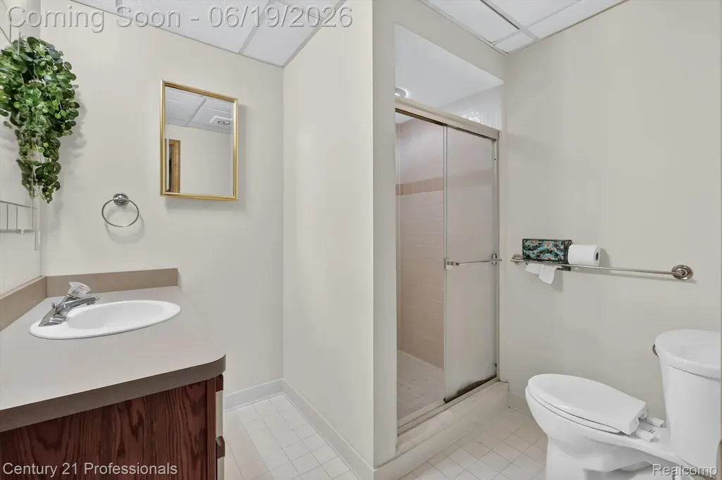 17517 Ellen Drive Livonia City MI 48152