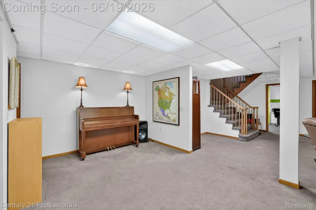 17517 Ellen Drive Livonia City MI 48152
