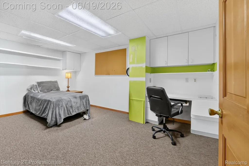 17517 Ellen Drive Livonia City MI 48152