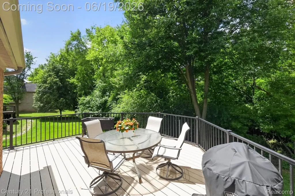 17517 Ellen Drive Livonia City MI 48152