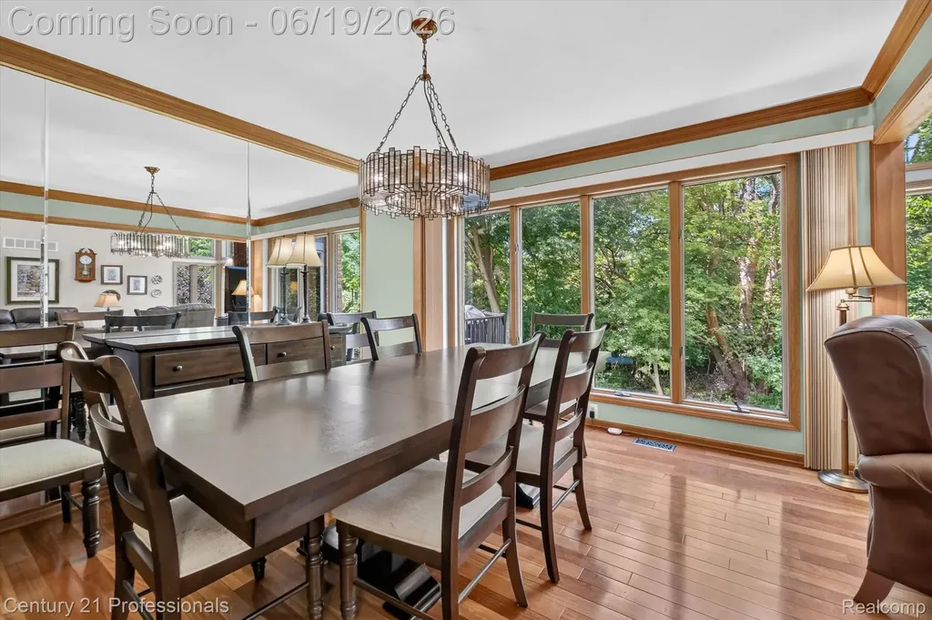 17517 Ellen Drive Livonia City MI 48152