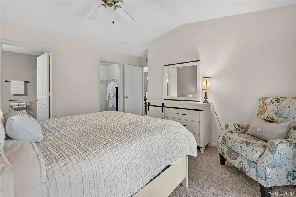 3203 Chesapeake Circle Commerce Charter Township MI 48390