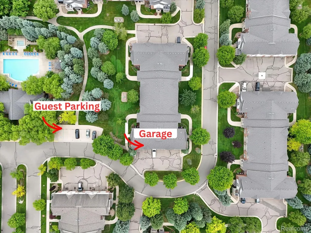 3203 Chesapeake Circle Commerce Charter Township MI 48390