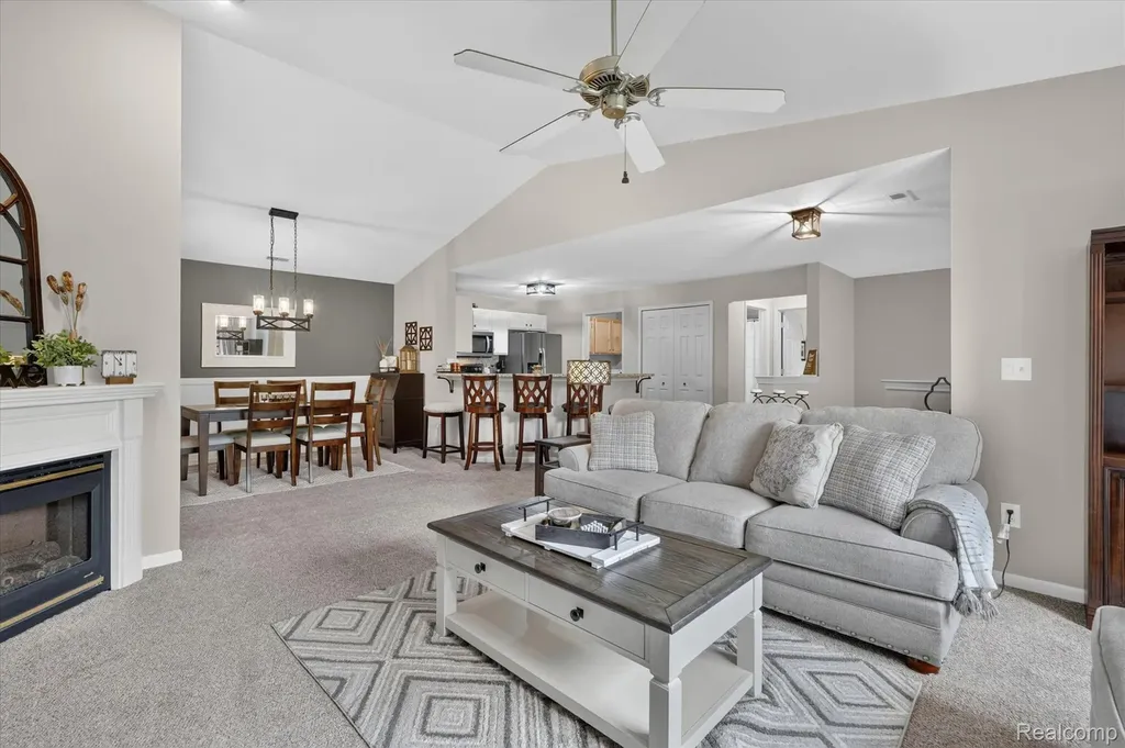 3203 Chesapeake Circle Commerce Charter Township MI 48390