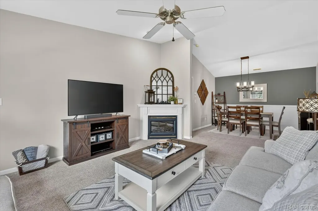 3203 Chesapeake Circle Commerce Charter Township MI 48390