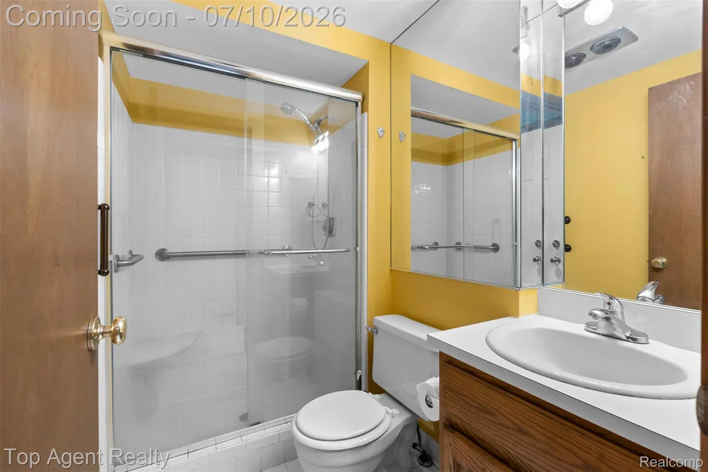 13760 Provincial Drive Sterling Heights City MI 48313