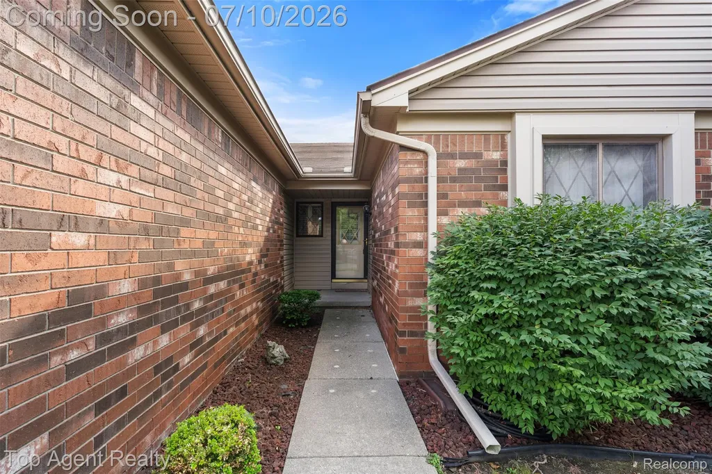 13760 Provincial Drive Sterling Heights City MI 48313
