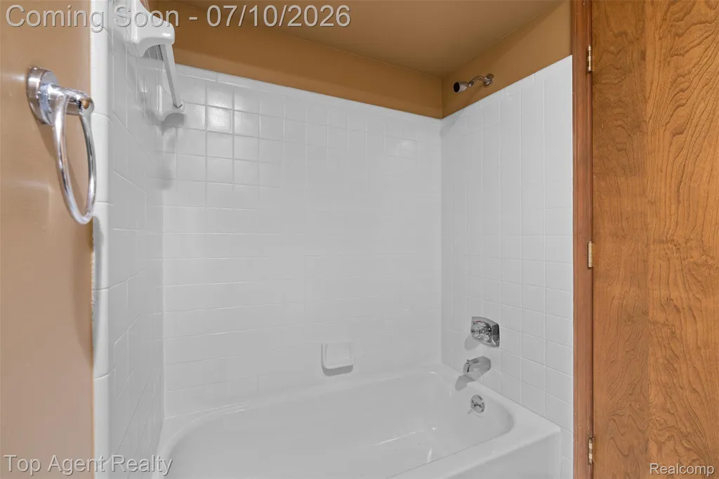 13760 Provincial Drive Sterling Heights City MI 48313