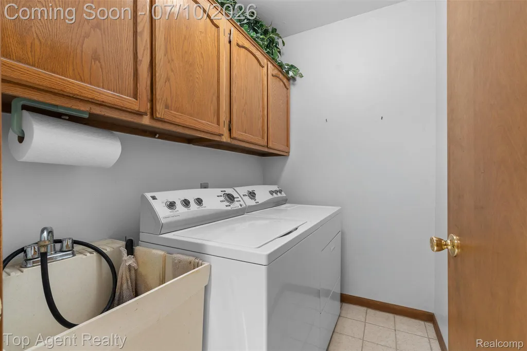13760 Provincial Drive Sterling Heights City MI 48313