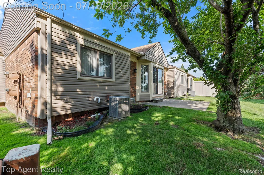 13760 Provincial Drive Sterling Heights City MI 48313