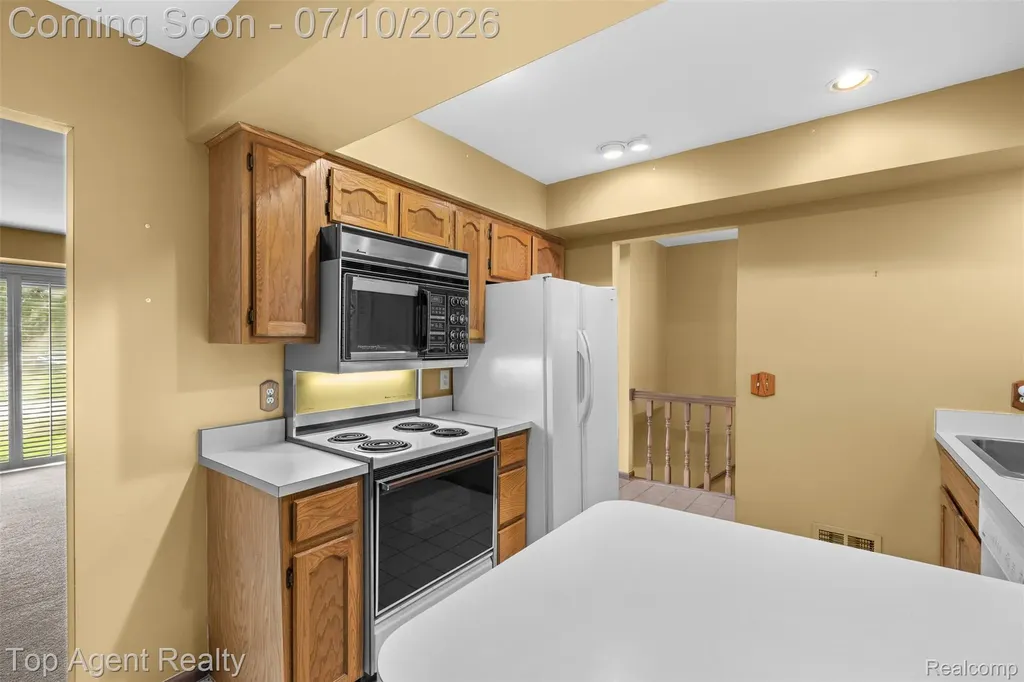 13760 Provincial Drive Sterling Heights City MI 48313