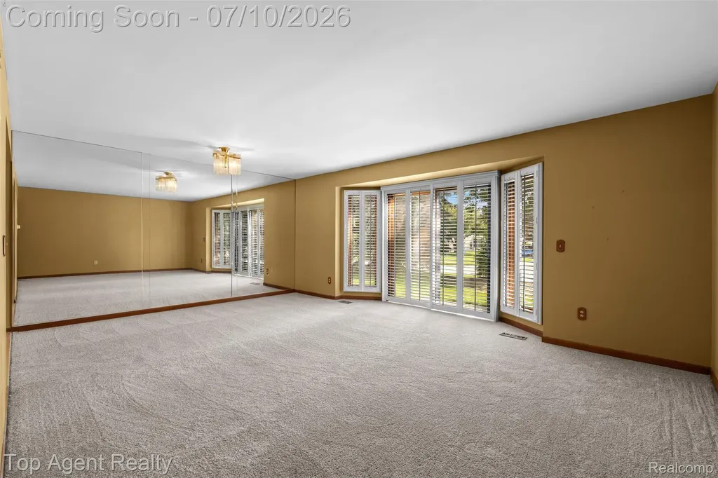 13760 Provincial Drive Sterling Heights City MI 48313