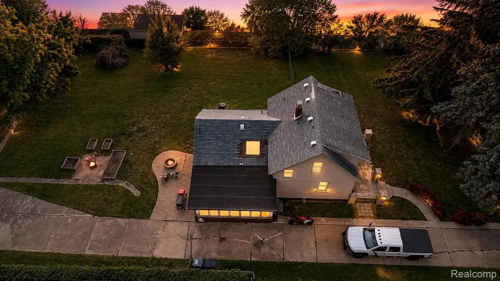 17740 Birmingham Street Roseville City MI 48066