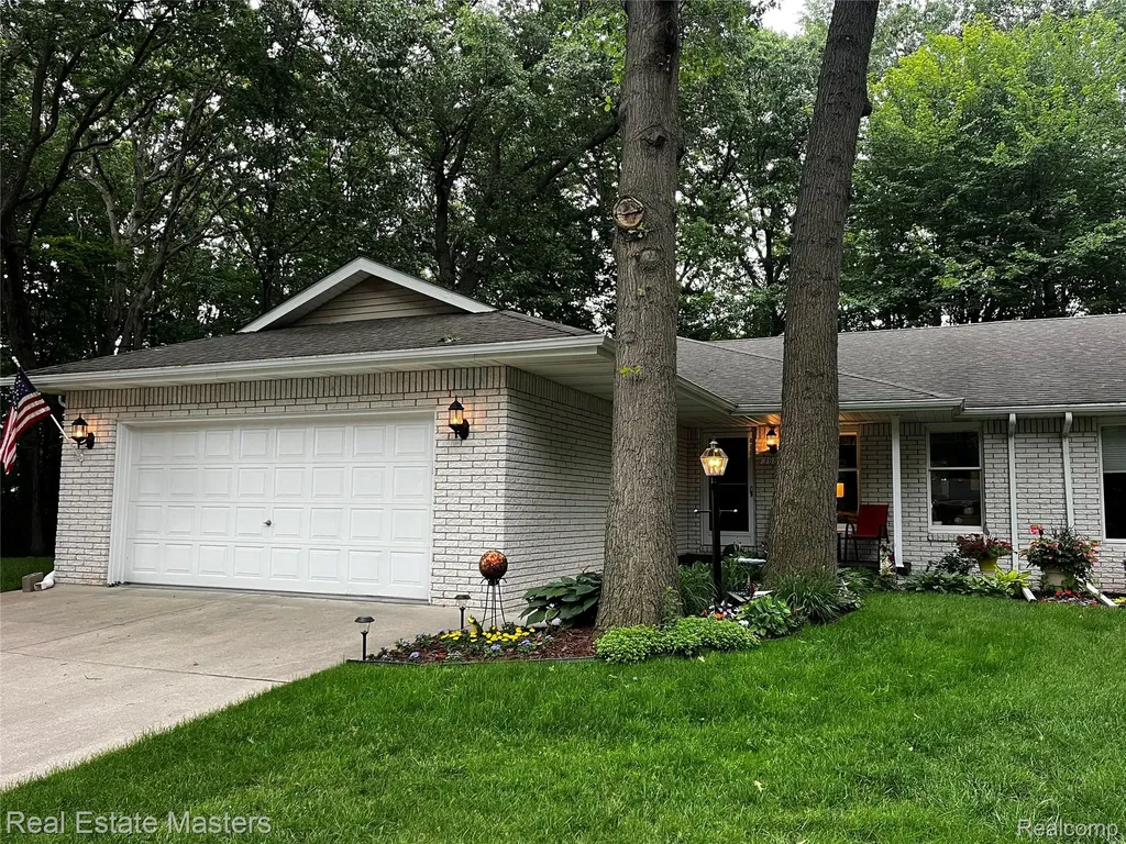 3880 Butternut Court Port Huron City MI 48060