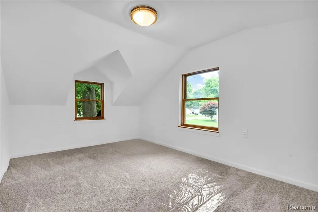 27769 Gilbert Drive Warren City MI 48093