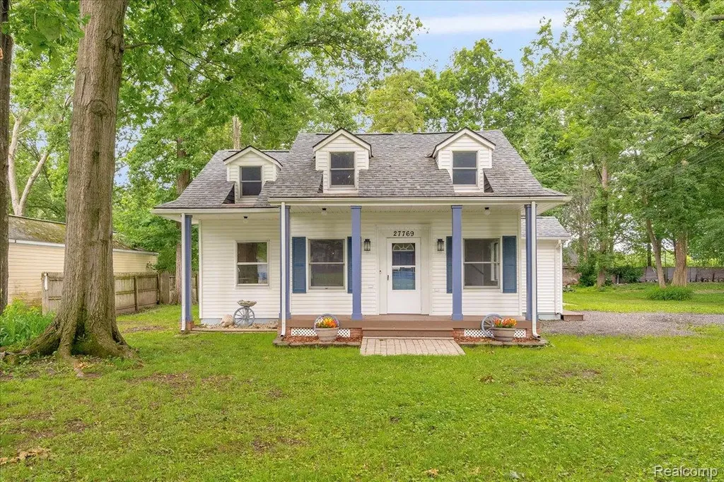 27769 Gilbert Drive Warren City MI 48093