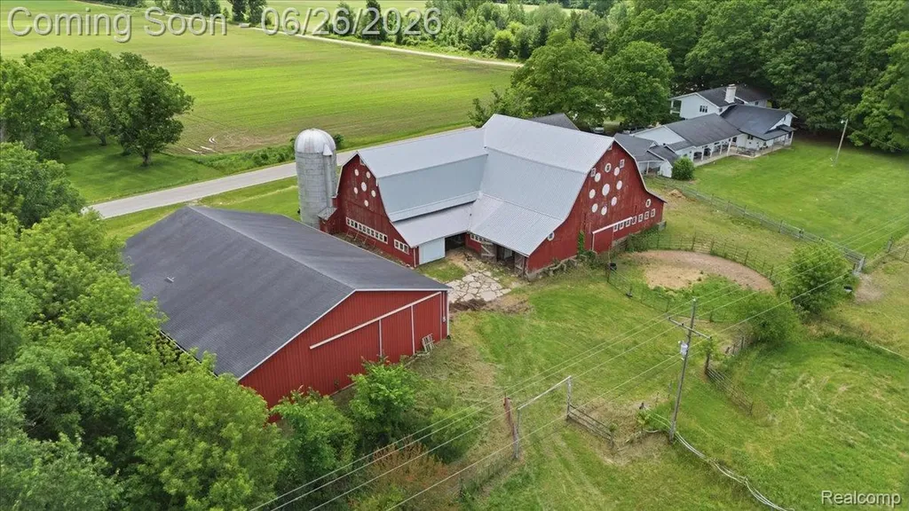 5726 Barnes Road Millington Township MI 48746