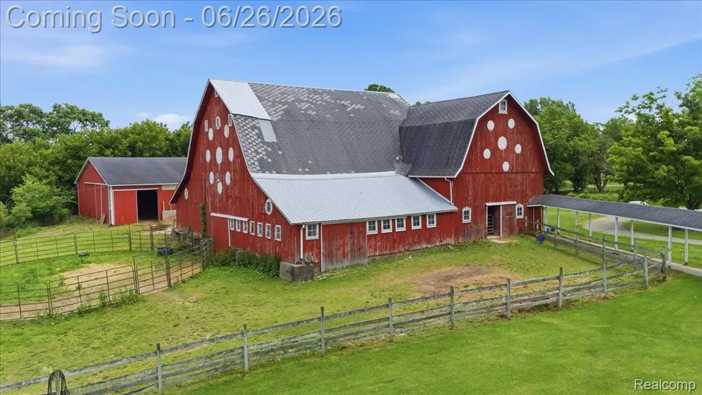 5726 Barnes Road Millington Township MI 48746