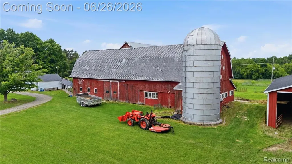 5726 Barnes Road Millington Township MI 48746