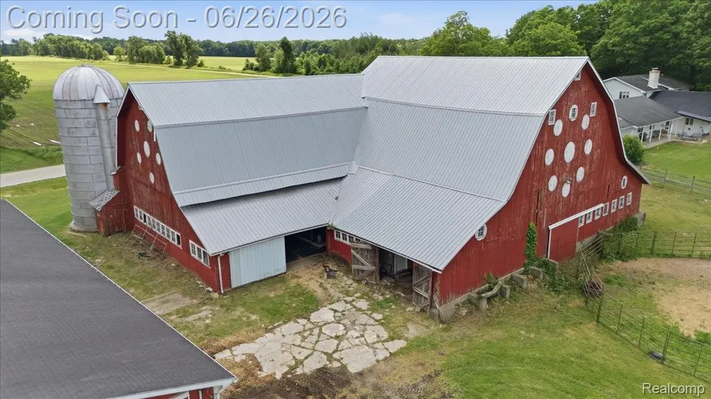 5726 Barnes Road Millington Township MI 48746