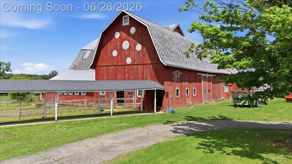 5726 Barnes Road Millington Township MI 48746