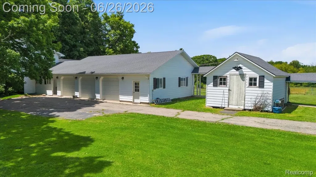 5726 Barnes Road Millington Township MI 48746