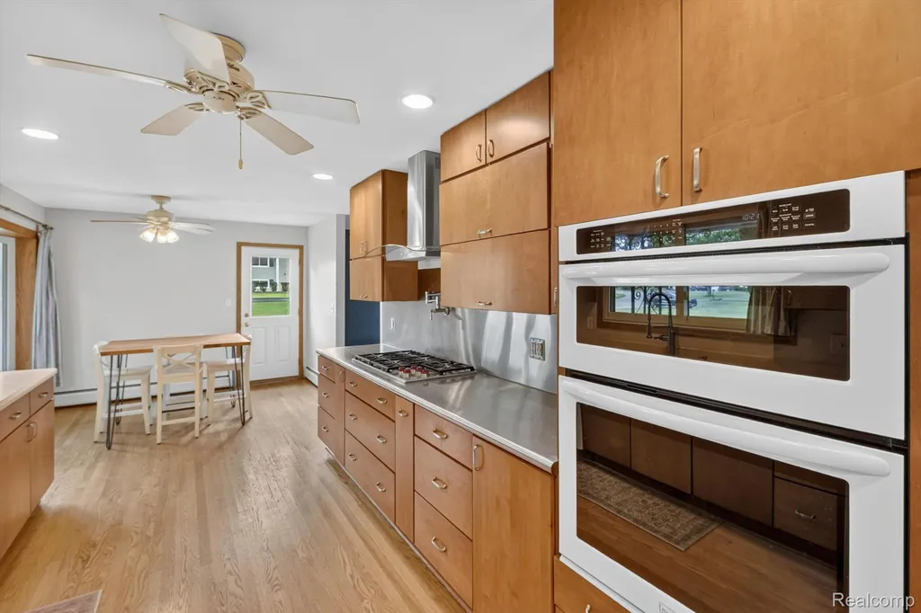 26178 Greythorne Trail Farmington Hills City MI 48334