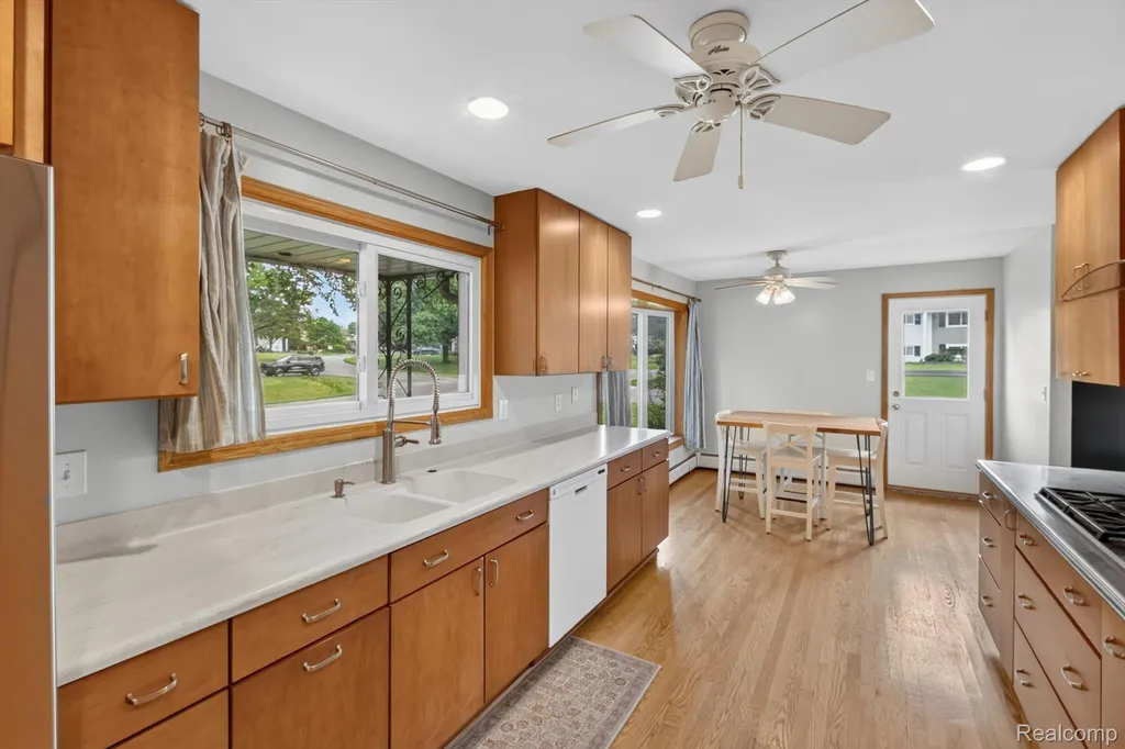 26178 Greythorne Trail Farmington Hills City MI 48334