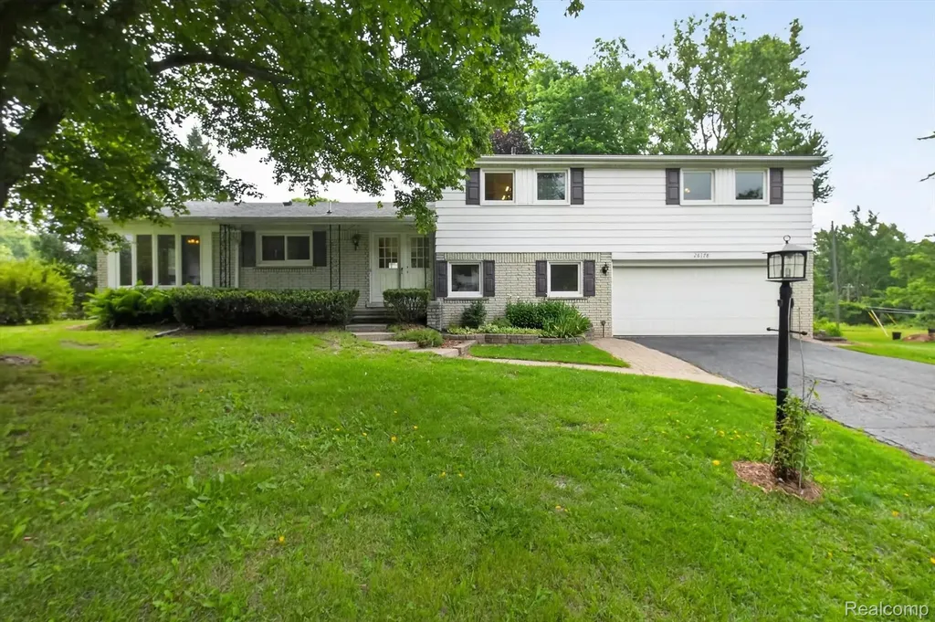 26178 Greythorne Trail Farmington Hills City MI 48334