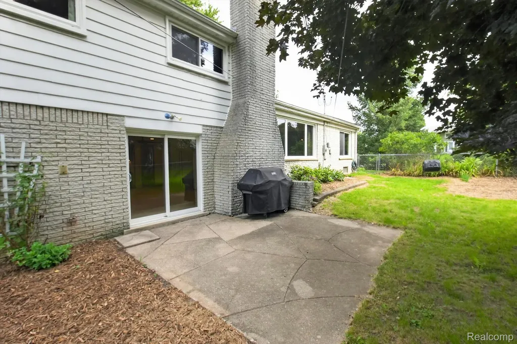 26178 Greythorne Trail Farmington Hills City MI 48334
