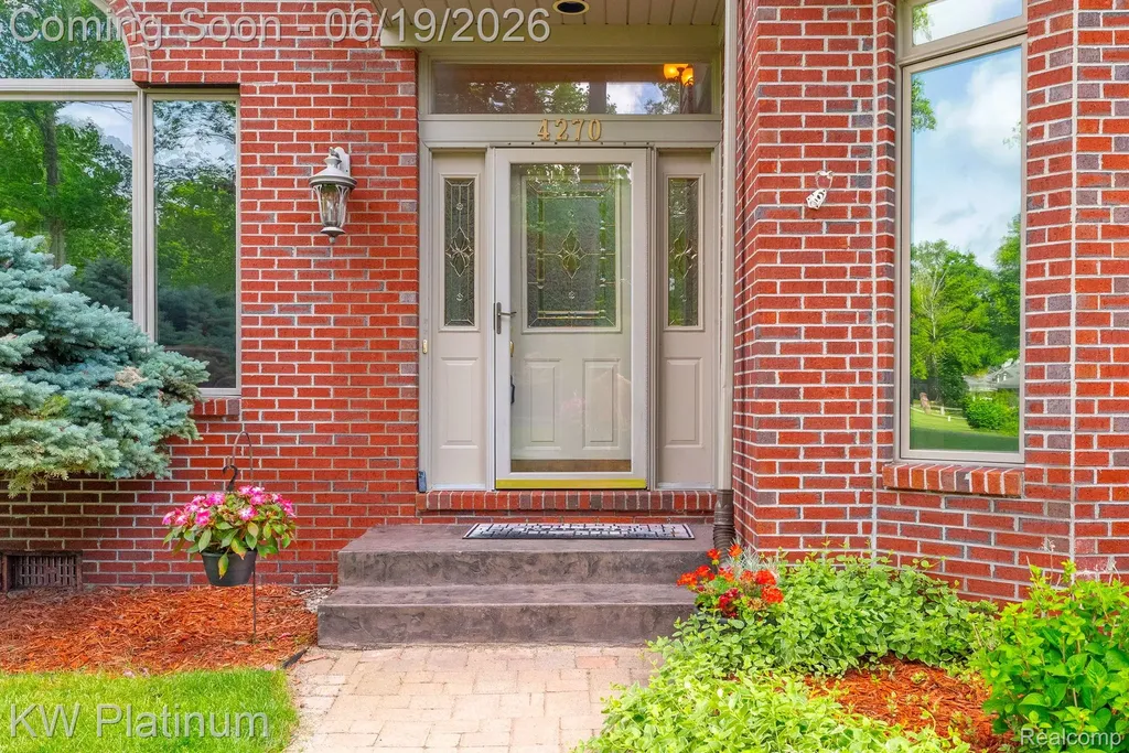 4270 Greenview Circle Fort Gratiot Charter Township MI 48059