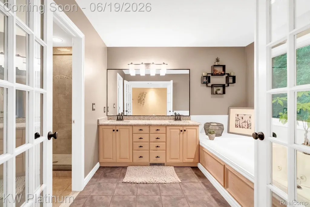 4270 Greenview Circle Fort Gratiot Charter Township MI 48059
