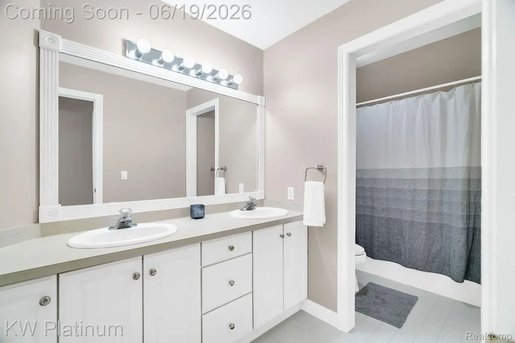4270 Greenview Circle Fort Gratiot Charter Township MI 48059