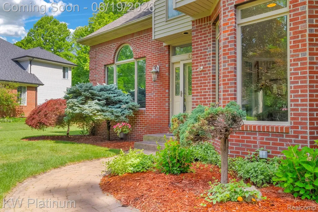 4270 Greenview Circle Fort Gratiot Charter Township MI 48059