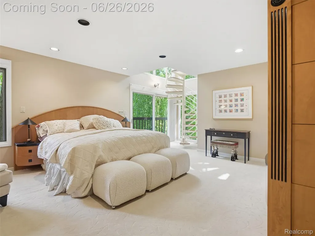 4751 Rolling Ridge Road West Bloomfield Charter Township MI 48323