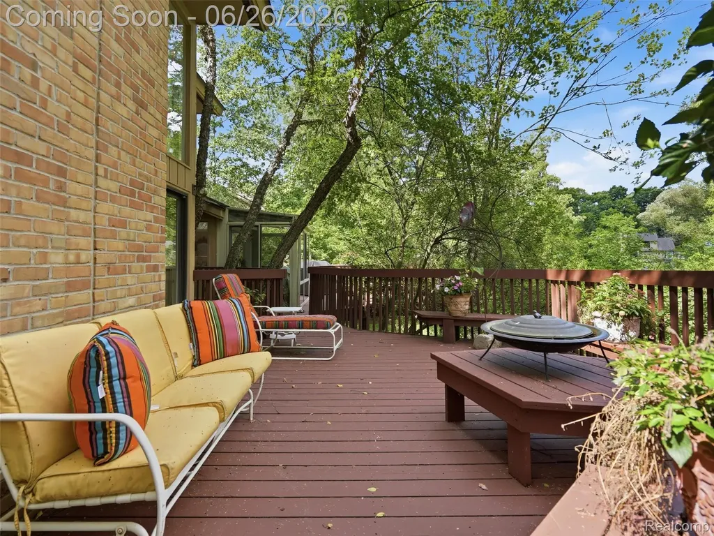 4751 Rolling Ridge Road West Bloomfield Charter Township MI 48323