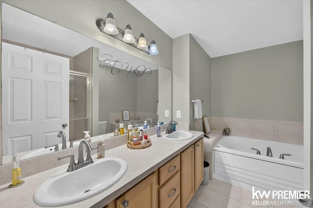 551 Indian Oaks Drive Howell City MI 48843