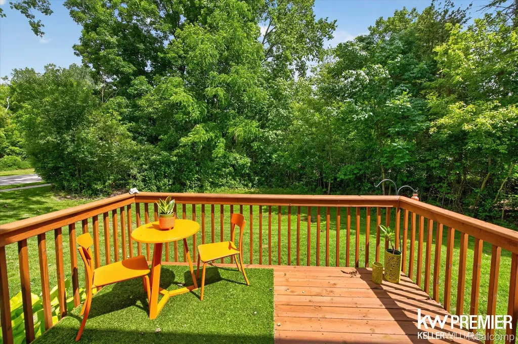 551 Indian Oaks Drive Howell City MI 48843