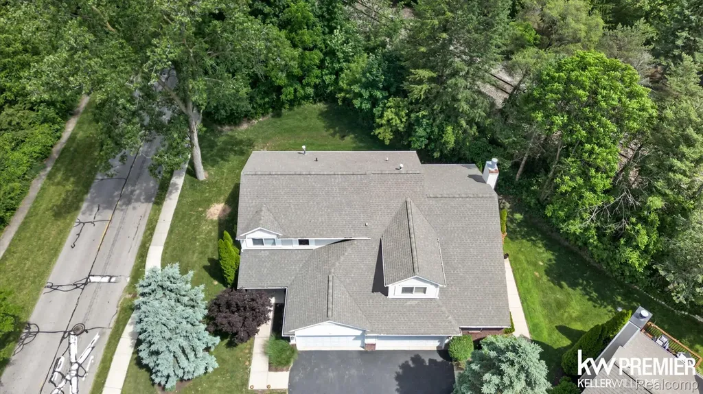 551 Indian Oaks Drive Howell City MI 48843