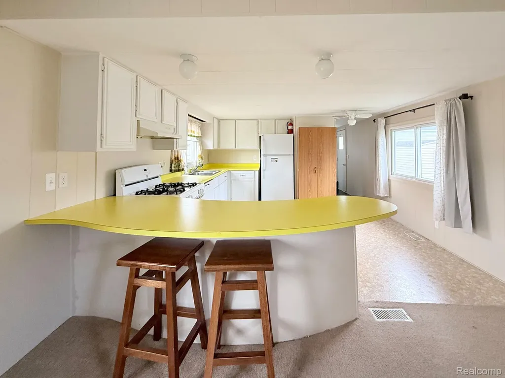 313 Huntington Frenchtown Township MI 48166